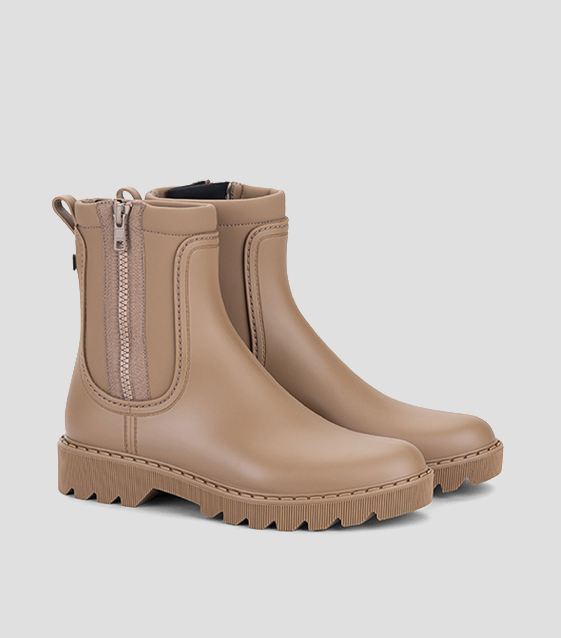 Botines casuales Chloe con tacón bajo cuadrado Mujer